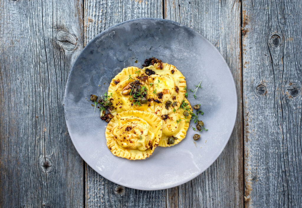Bio Pesto mit Kapern und Sardellen – Bild 2